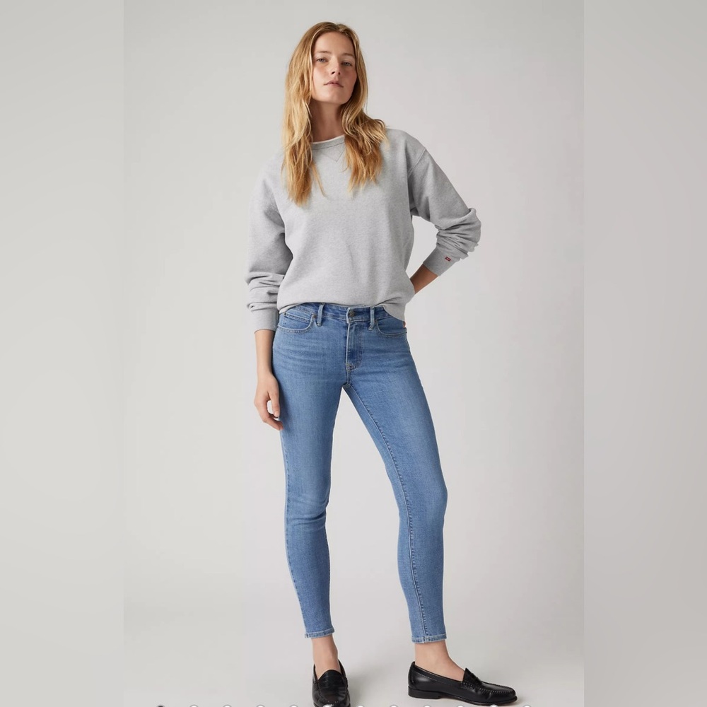Levi's Light Wash Women's Skinny Legging Jeans EUC
